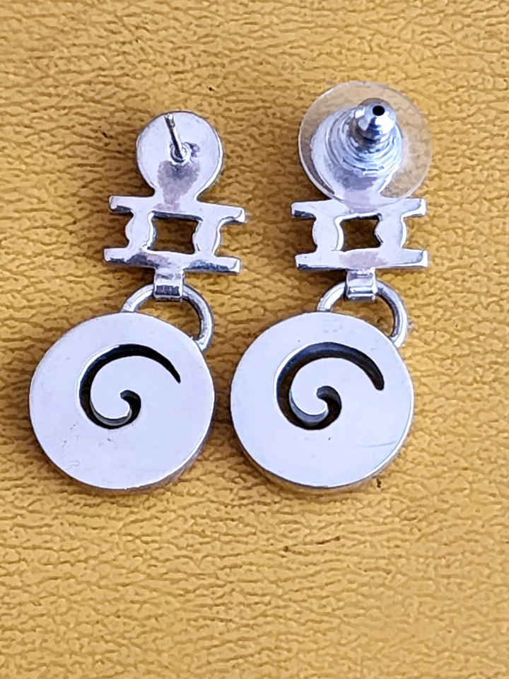 Silver Peridot Green Swirl Dangle Pushback Earrings - Image 3 of 4