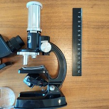 Microscope 600x with accessories