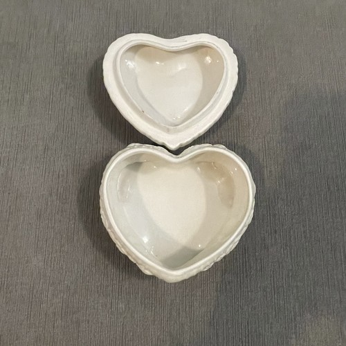 World Bazaars Floral Heart Shaped Trinket Box Rose Luster White Ceramic Jewelry - Picture 12 of 13