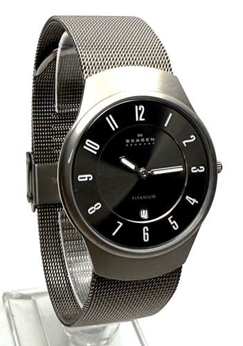 SKAGEN 533LTTM TITANIUM CHARCOAL LUMINOUS DIAL DATE MESH BAND MEN'S WATCH - Picture 4 of 16