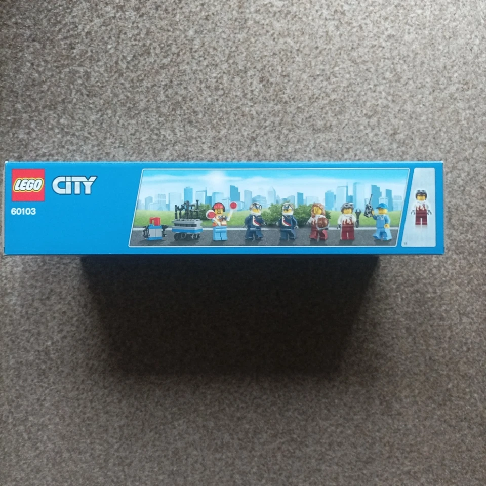 LEGO CITY - 60103 - Airport Air Show - Retired . BNISB - Image 4 of 4