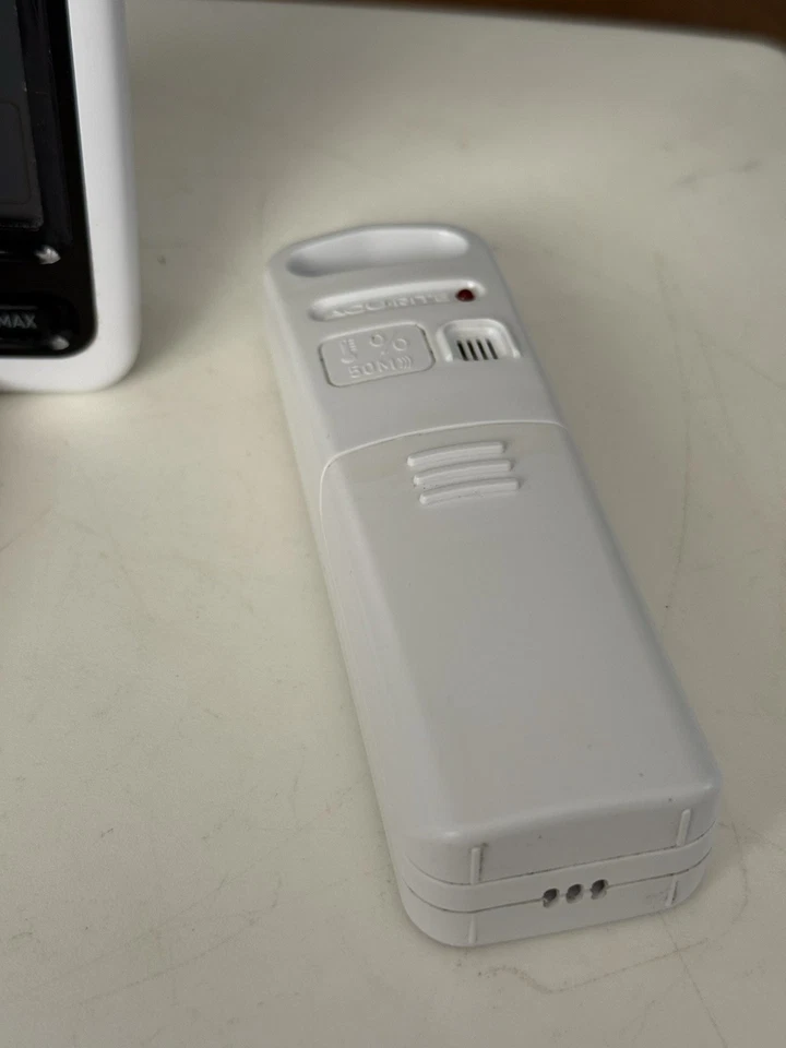 AcuRite Indoor/Outdoor Wireless Weather Thermometer with Humidity Clock *USED* - Image 4 of 4