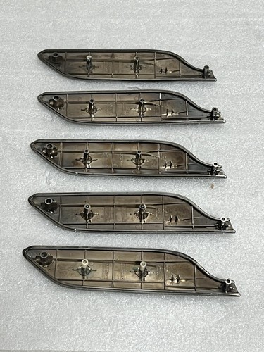 (5) OEM 2013 2014 2015 Hyundai Veloster Inserts 52973-2V300 , 70844 (NO SCREWS) - Picture 5 of 6
