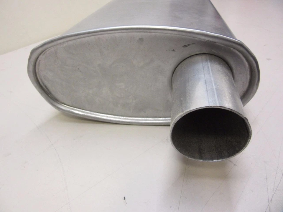 Silenciador Omix-ADA 17609.15 5.2L 93-95 Jeep Grand Cherokee ZJ OR838 23" Foto 2 de 4