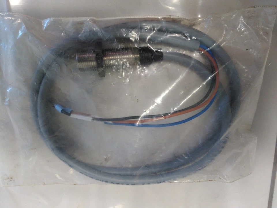 Carlo Gavazzi EI1202NPOSS 10-40 VDC  Inductive Proximity Sensor - Image 2 of 3