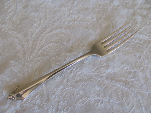 Oneida Community-Belcourt - Silverplate -USA - 7 1/2" Dinner Fork(s)- 13 Avail - Picture 4 of 6