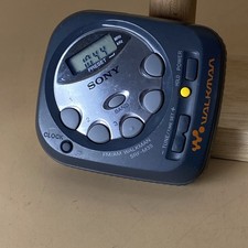 Vintage SONY WALKMAN SRF-M35 AM/FM RADIO TESTED WORKING / NO buckle