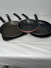 T-fal Pans Lot Of 5 Mixed Set - 4 / 10” Pans - 1 / 8” Pan