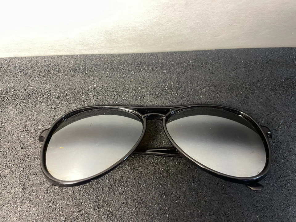 Vintage Black Aviator Sunglasses Amber Gradient Lens Made in Taiwan 1980s Style - Image 4 of 4