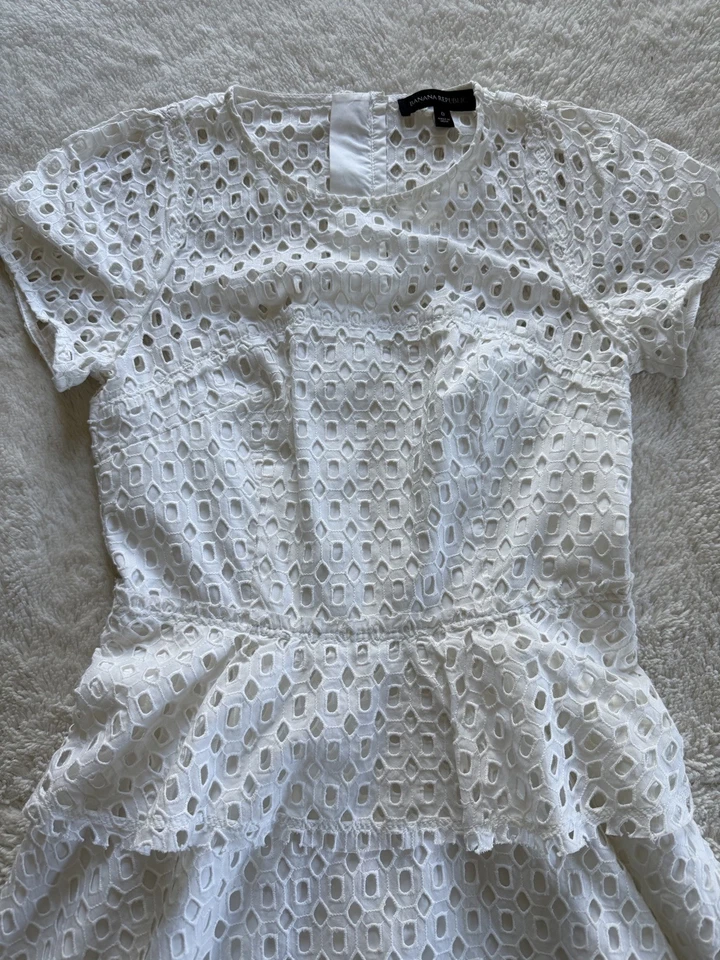 Banana Republic White Geo Lace Peplum Dress-RepliKate Middleton Size 0 - Image 2 of 4