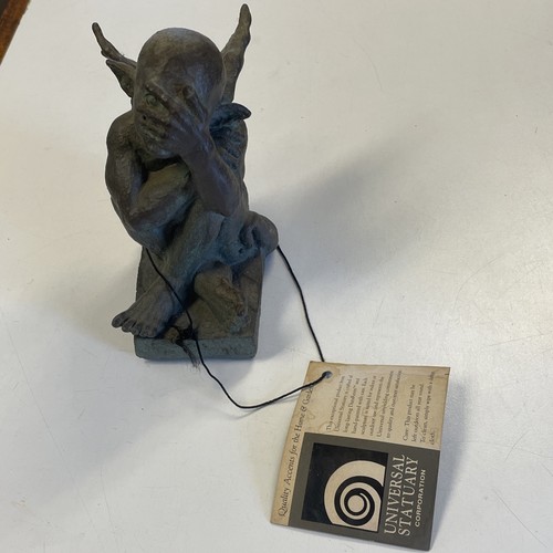 Vintage 1996 Universal Statuary 5048 Gargoyle OMG Peek-a-Boo