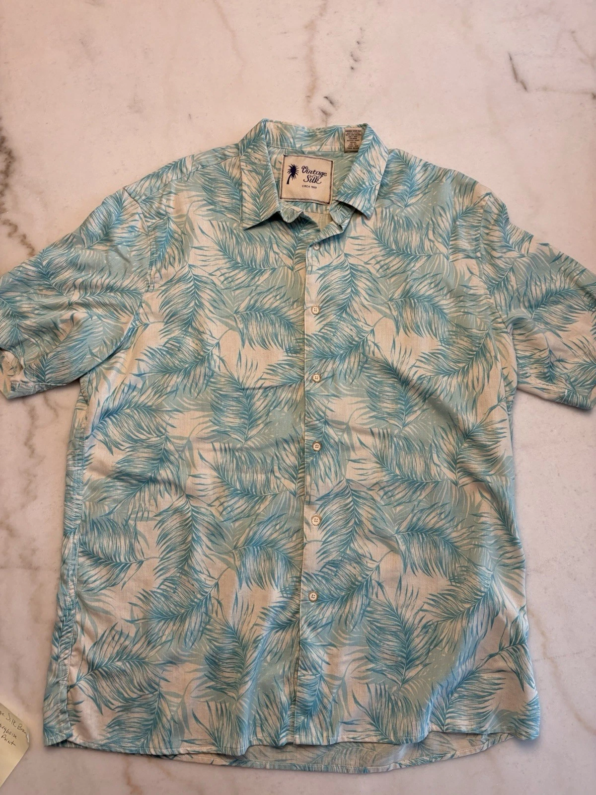 Vintage Silk Men's XL Tropical Floral Print Short Sleeve Button-Up Shirt Blue
Opens in a new window