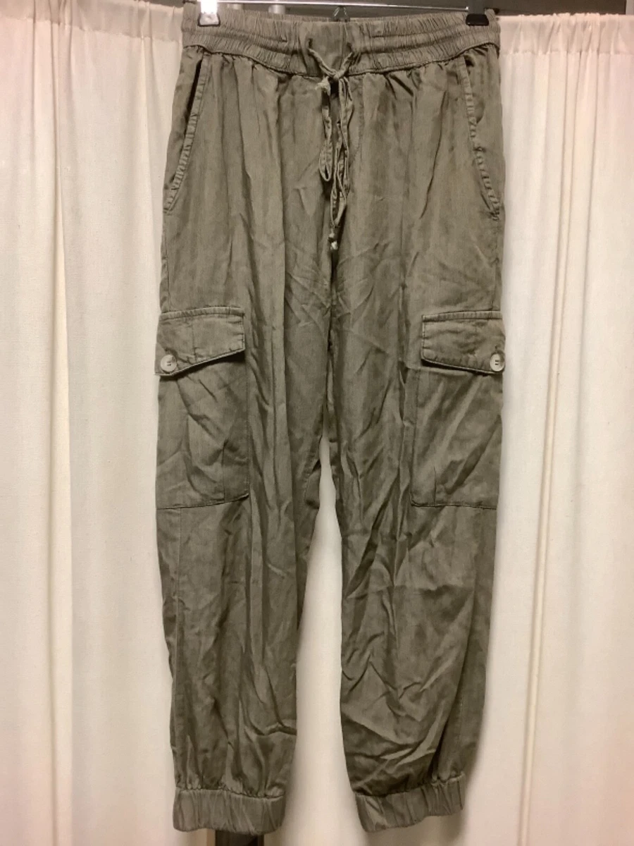 Dress Forum Los Angeles Olive Green High Rise Cargo Jogger Capri