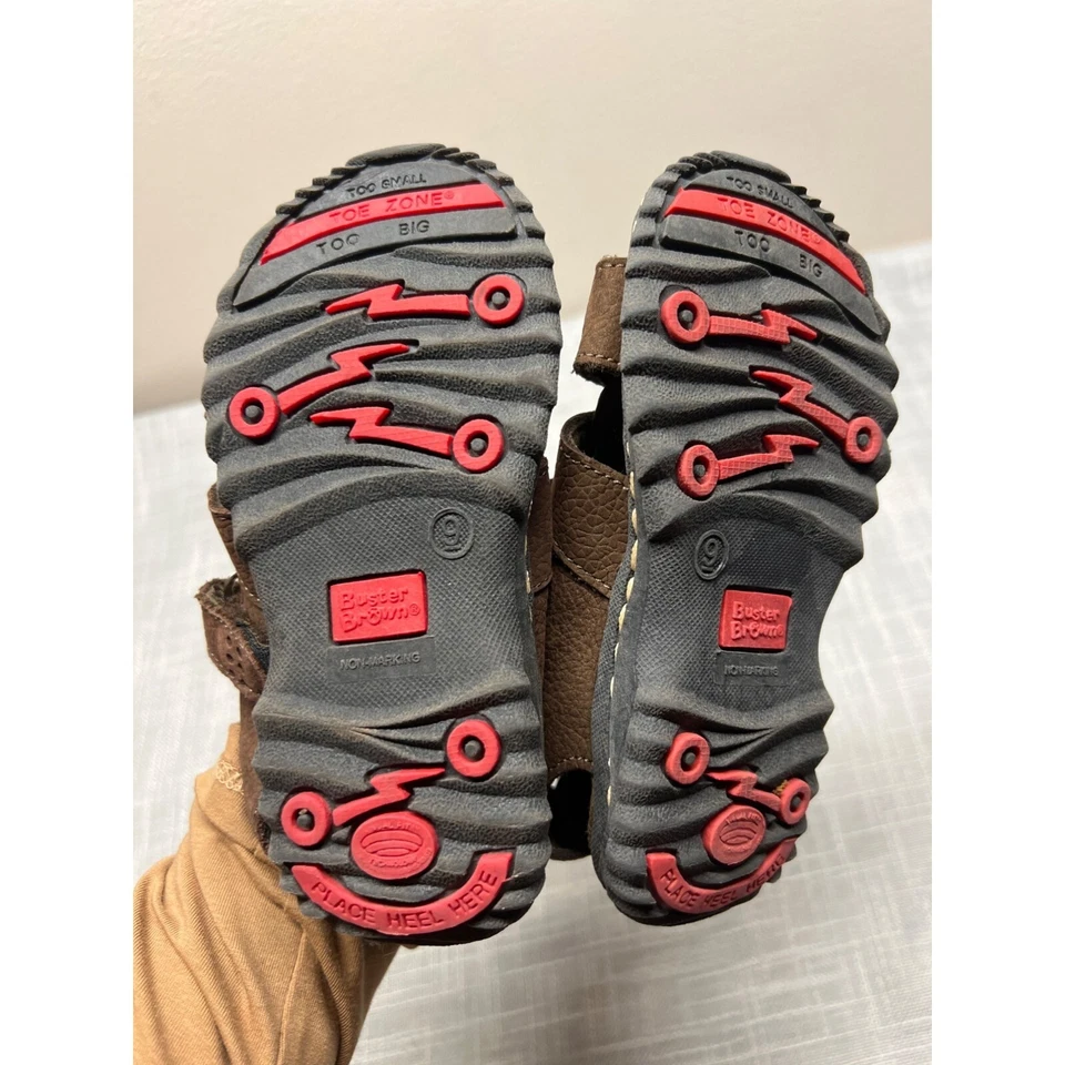 Коричневые детские кожаные рыбацкие сандалии Buster с коричневым носком размер 9 - Изображение 2 из 4