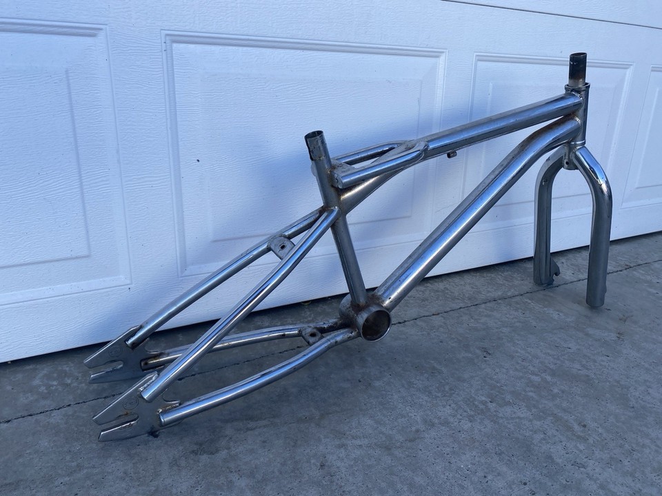Cadre BMX Vintage Dyno NFX – Acier Rouge Mid School 20 Pouces – Style Old School GT