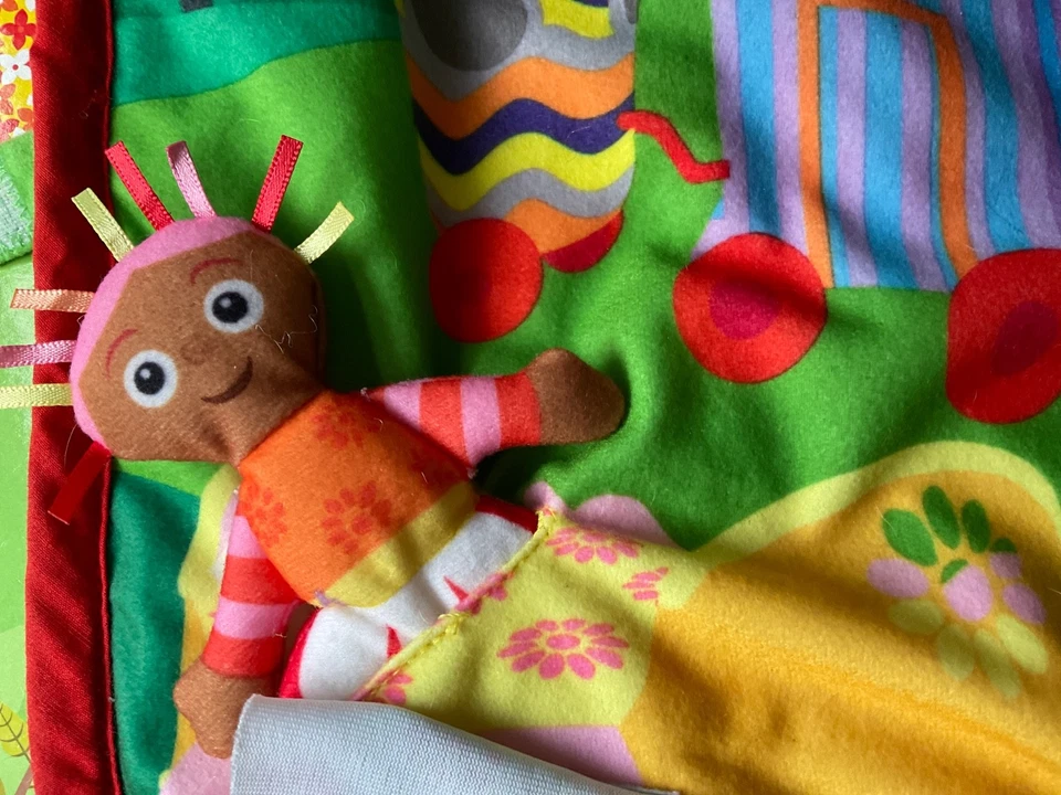 In The Night Garden Ninky Nonk Plush Playmat with Upsy Daisy & Iggle Piggle-Snds - Image 3 of 4