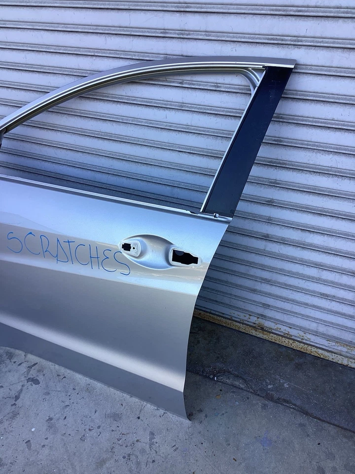 Honda HR-V 2016-2022 puerta delantera izquierda carcasa usada OEM  Foto 3 de 4