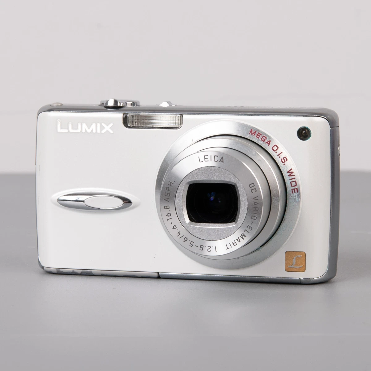 【箱付き】Panasonic Lumix DMC-FX01 シルバー Panasonic Lumix DMC-FX01 Review: DPReview | Photography News, Gear