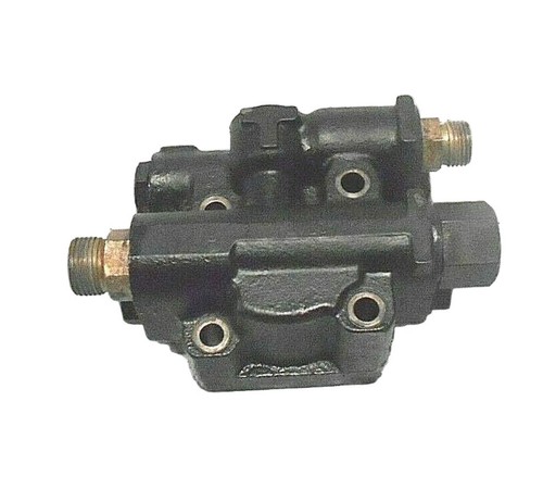 USED John Deere 755 Part #: AM875861 Flow Divider Valve