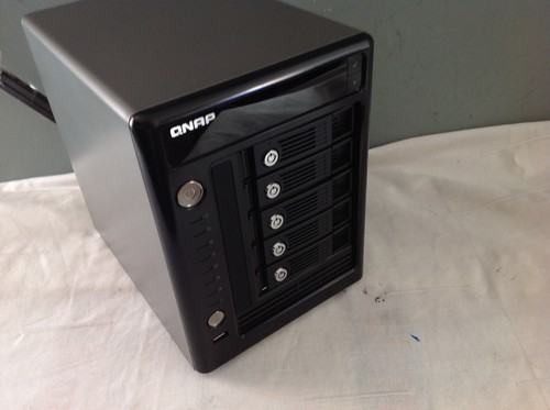 QNAP TS-509 Pro  NAS Server- No Hard Drives - Picture 1 of 7