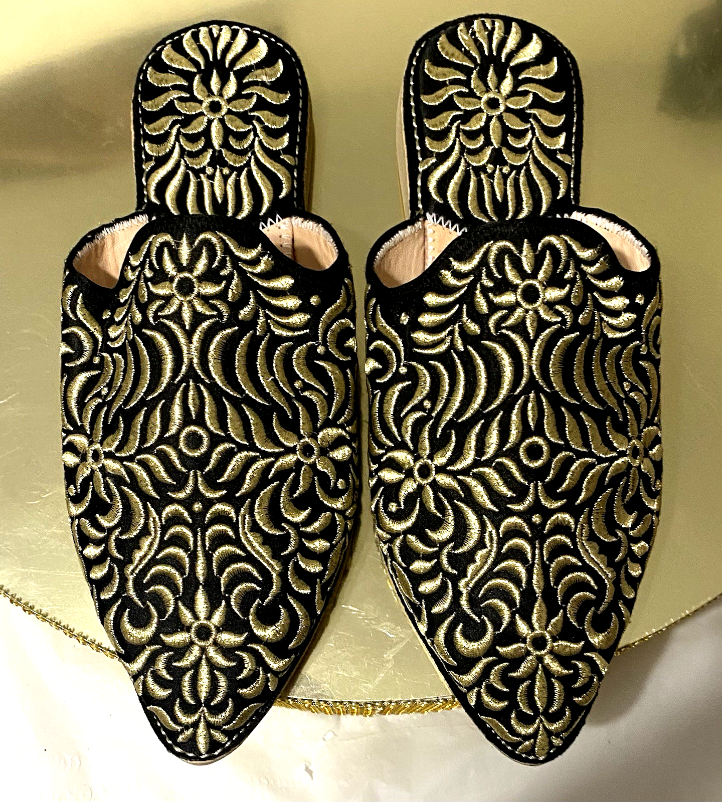 PANTOFOLA D’ORO Pantofole donna La Gazelle El Aymani marocchine nere oro ricamate taglia 9