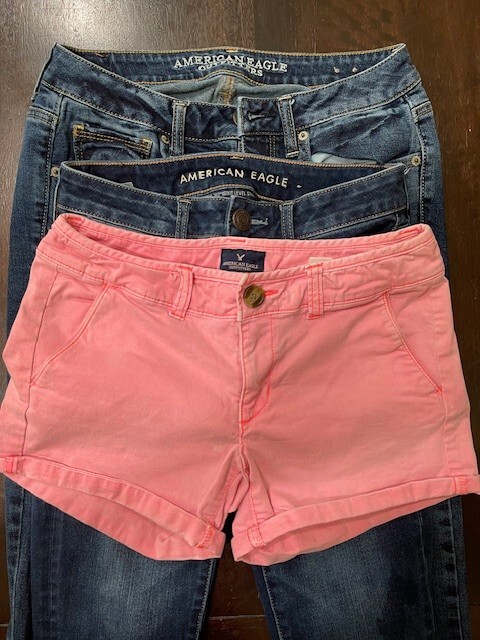American Eagle 360 next level size 2 Lot of 3, 2 Jeans 1 pair of Pink shorts
