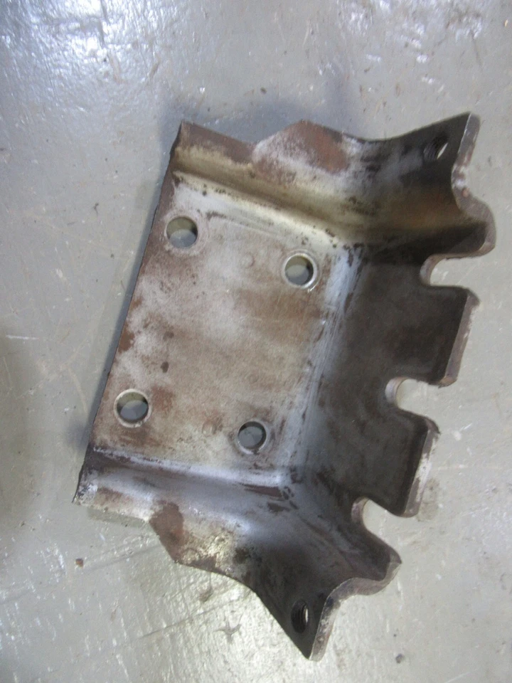 Buick Roadmaster 1954 soporte de montaje de transmisión de motor Foto 2 de 2