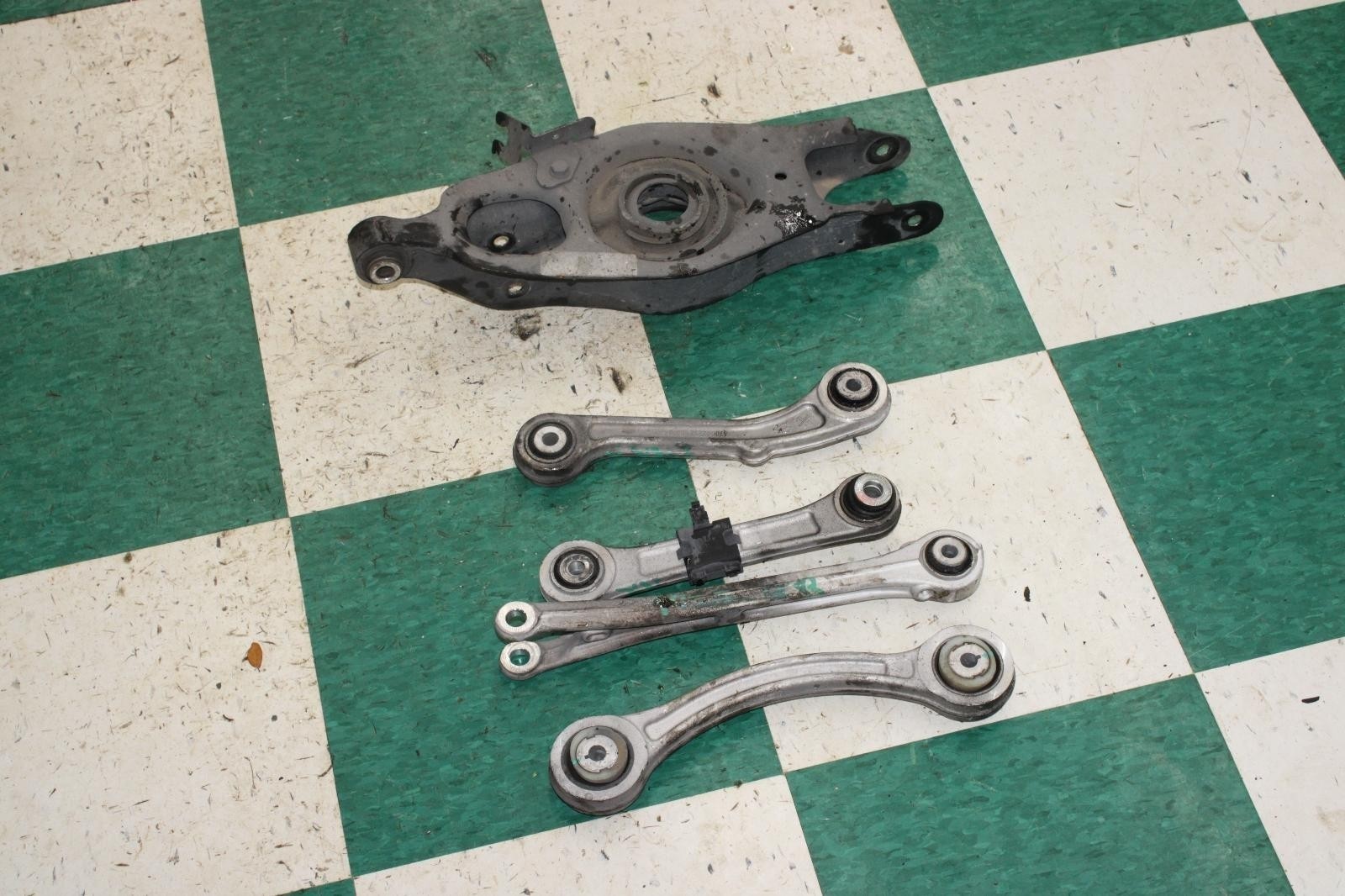 Maserati Ghibli 2014-2021 Rear Right Control arms 5 pcs