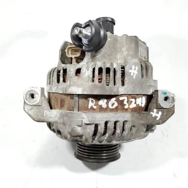 Alternador PN 9c2t-10300-da fabricante de equipamento original 2009 Ford E250 - Imagem 3 de 4