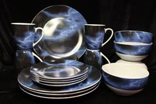 GODINGER GATHERING CARRERA BLUE LIGHT & DARK BLUE MARBLE 16 PIECES DINNERWARE