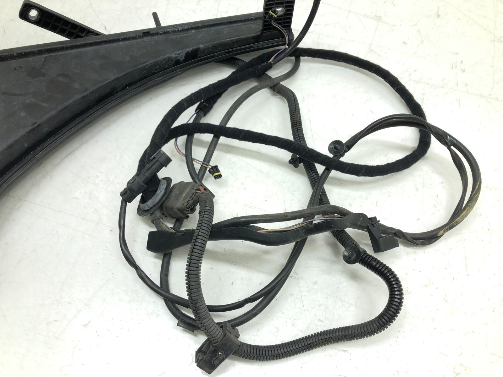2014-2019 MASERATI GHIBLI SQ4 WINDSHIELD WIPER FLUID RESERVOIR TANK OEM.