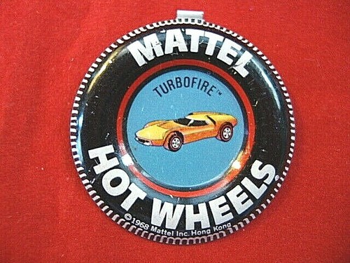 Hot Wheels Tin Litho Red Line Metal Foldover Button Badge 1968 Mattel Hong Kong - Picture 2 of 3