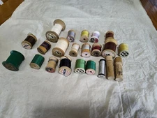 Lot Of 20 Vintage Thread Spools B19
