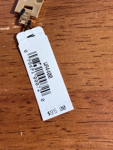 Liz Claiborne Watch Women 19mm Gold Tone Oval MOP Dial w Original Tags Works - Picture 4 of 8