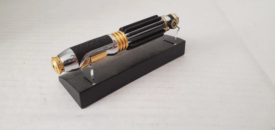 Sable de luz Mace Windu 5" Episodio II 2004 Star Wars réplicas maestras Lucasfilm LTD Foto 3 de 4