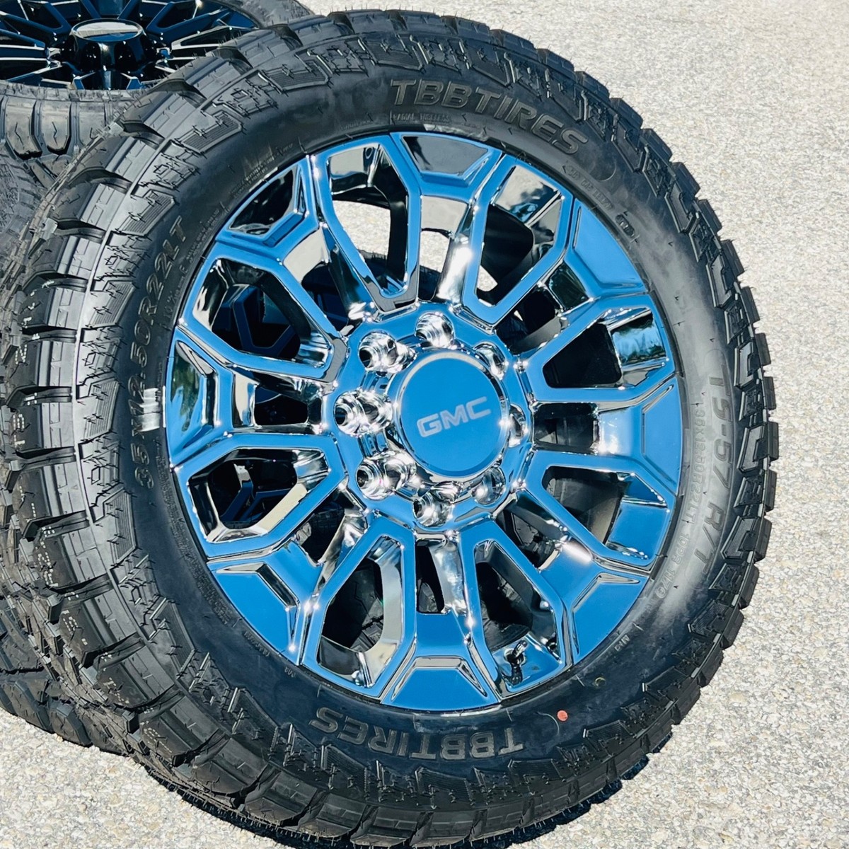 Blue EyesVIPカー3台 タイヤ&ホイール2セット10セル訳有り Blue EyesVIPカー3台 タイヤ&ホイール2セット10セル訳有り 22
