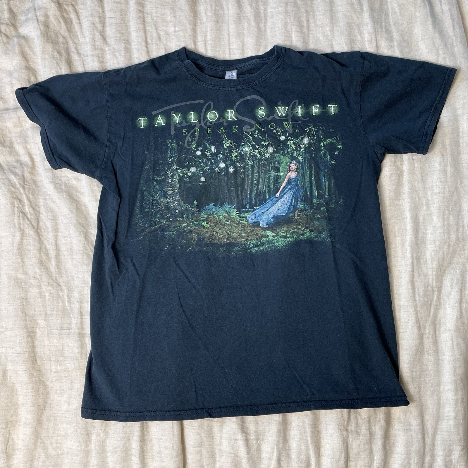 Rare Vintage Taylor Swift Speak Now Merch Shirt Medium image 2