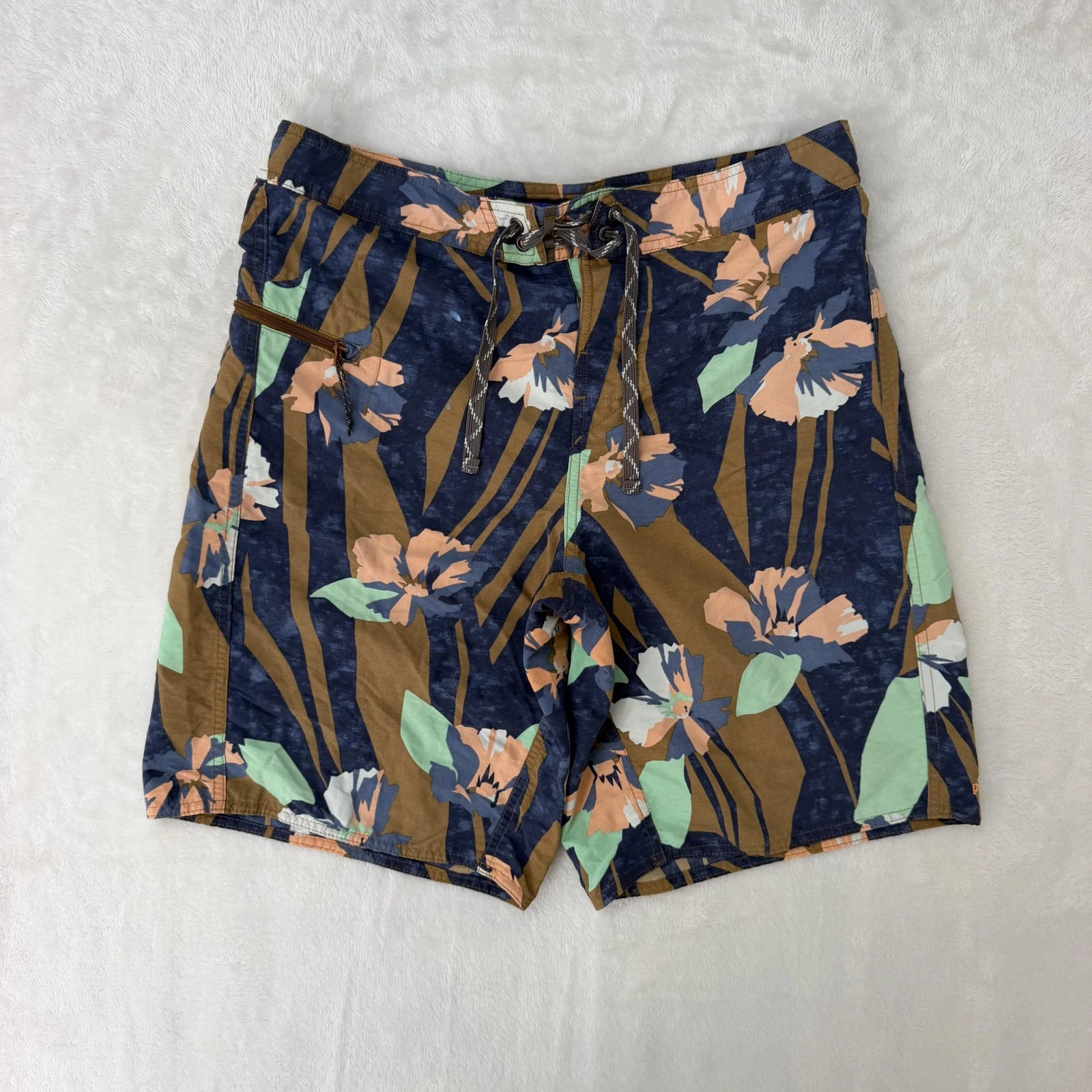 Patagonia Trunks Swim Shorts Mens 32 Blue Floral Board 10 Inseam Surf Beach