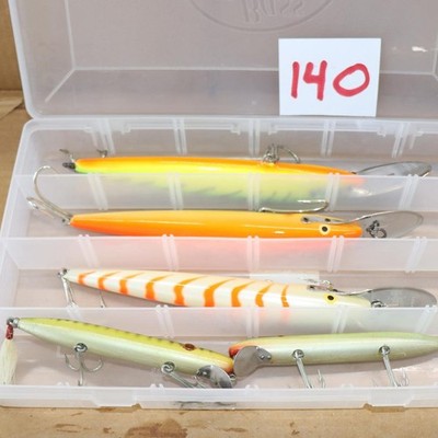 Lot 14O Tackle Box Of Big Fishing Lures Rapala Magnum & Others + Case