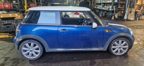 2007 MINI COOPER 1.6 PETROL R56 HATCH MANUAL BREAKING ALL PARTS BLUE 117K ML - Picture 3 of 8