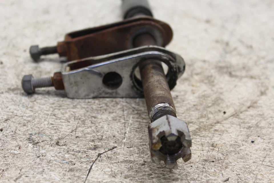 Suzuki T500 1973 eje trasero rueda trasera llanta pivote perno eje C52D Foto 2 de 3