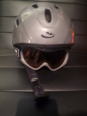 Gray Giro Bevel Black Ski Snowboard Helmet with Goggles- Size Large-EUC Nice!