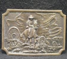 XD13150 VINTAGE 1970s  COWBOY RIDING HORSE  WESTERN SCENE ARTWORK BELT BUCKLE