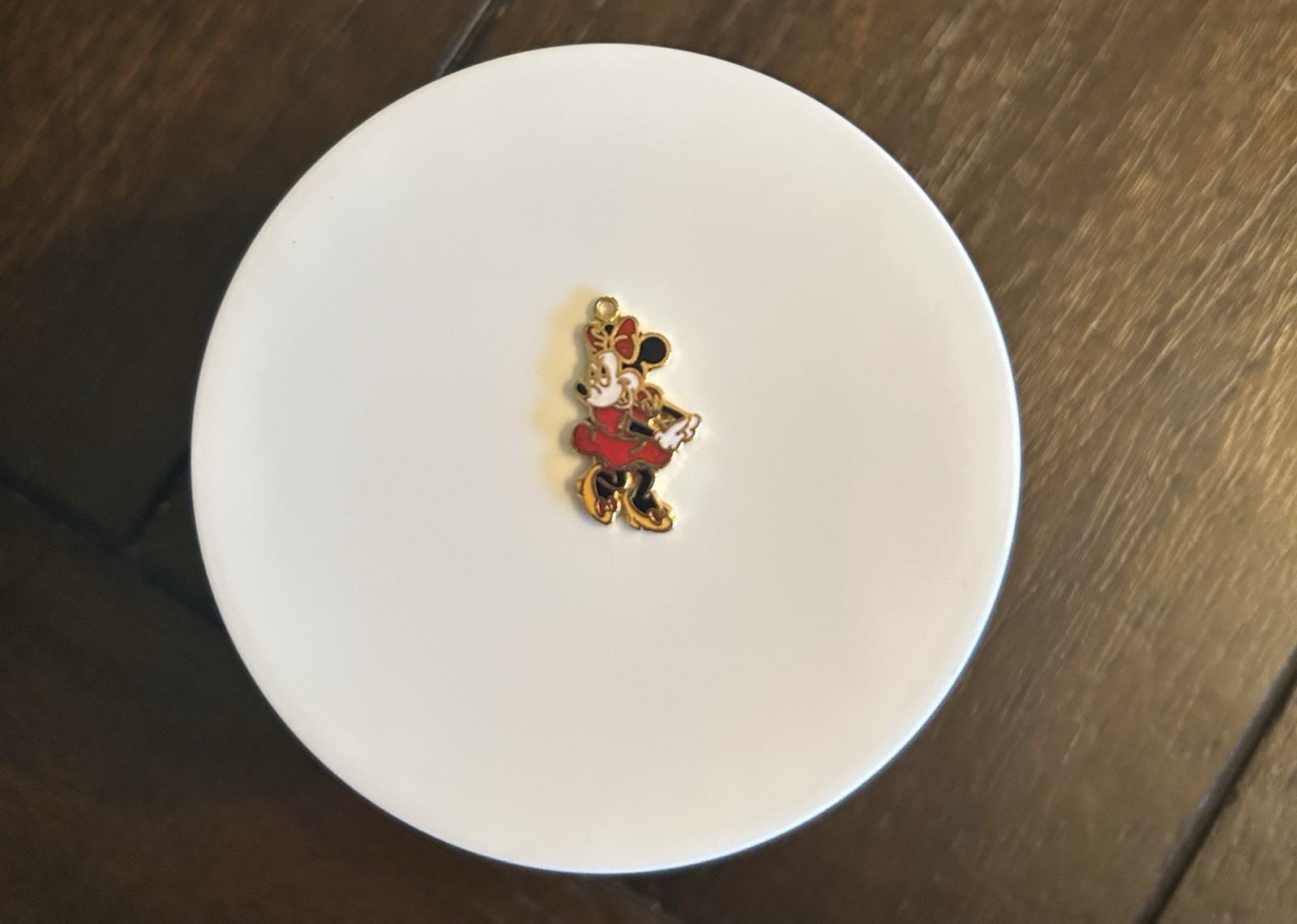 Vintage MINNIE MOUSE Disney Enamel Gold Tone Charm Novelty Necklace Pendant