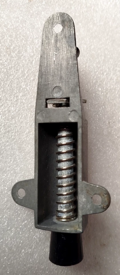 Bloque Porte Retenue de pied en Zamak et Acier Pieds en Caoutchouc "Neuf" - Photo 4/4