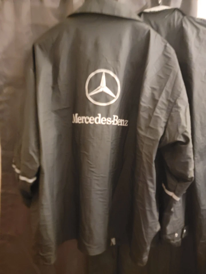 Abrigo de rendimiento CO impermeable para prendas Foto 2 de 4