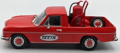 Altaya 1:43 1972 Mercedes-Benz 220D Tecin Pick Up Truck Red