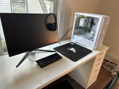 PC Gaming Setup Includes PC, Monitor, Mouse, Keyboard, and Mic (MSRP: $1000+)