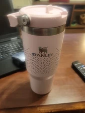 stanley 30 oz tumbler  20-03003 Pink New