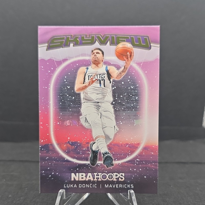 Panini NBA Hoops 2024-25 Luka Dončić Dallas Mavericks Skyview Insert #19